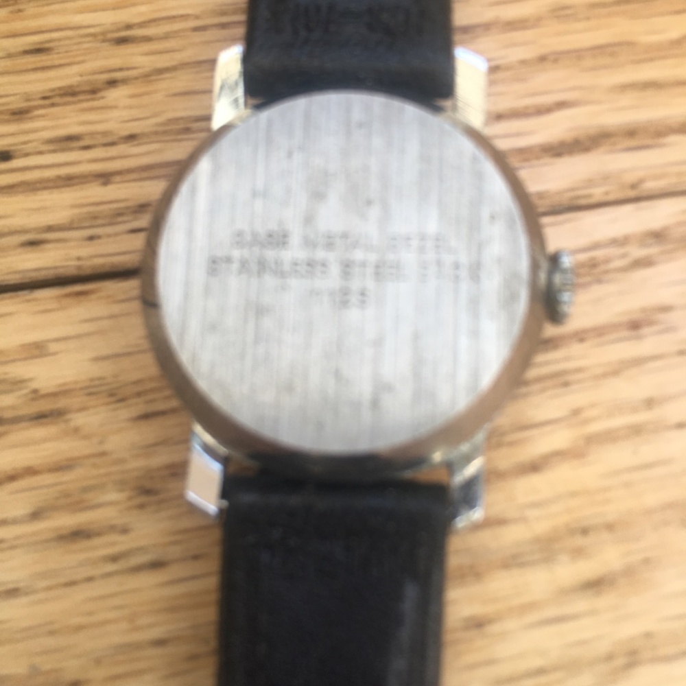 Classic 1970's Mickey Mouse Watch - Picture 6 of 7